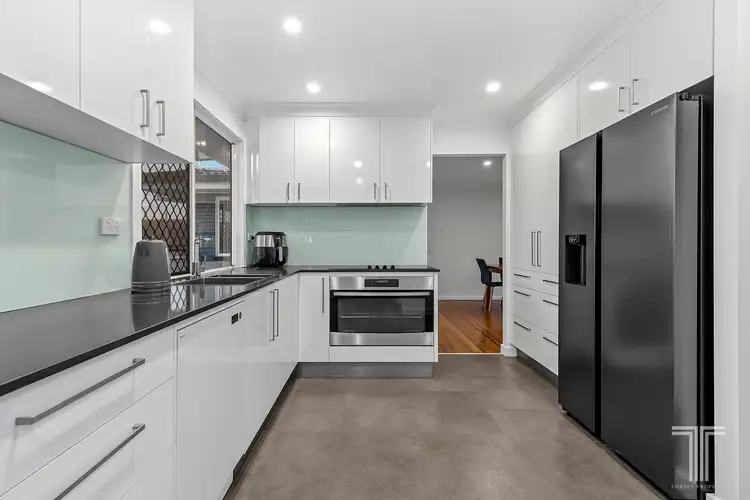 Fifth view of Homely house listing, 3 Pareena Crescent, Mansfield QLD 4122