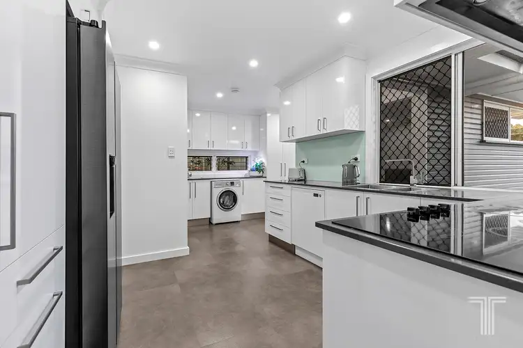 Sixth view of Homely house listing, 3 Pareena Crescent, Mansfield QLD 4122