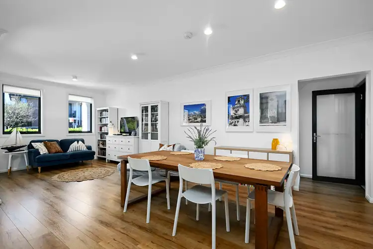 2/62 William Hart Crescent
