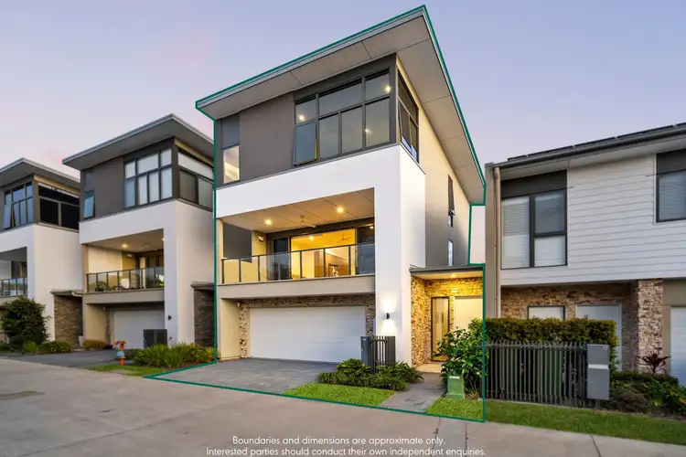 18/1 Lyra Avenue, Hope Island QLD 4212