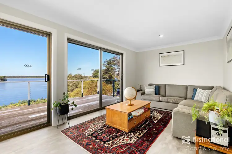 84 River Road, Shoalhaven Heads NSW 2535
