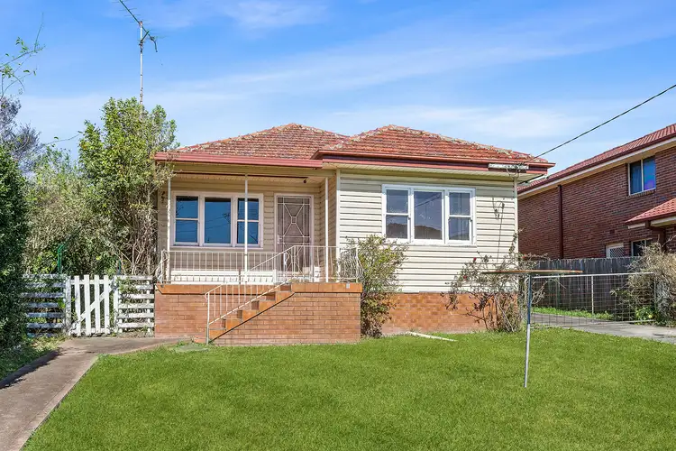 3 Balmoral Street, Balgownie NSW 2519