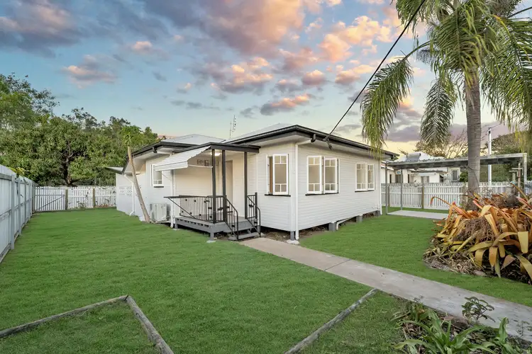 9a Carrington Street, West End QLD 4810