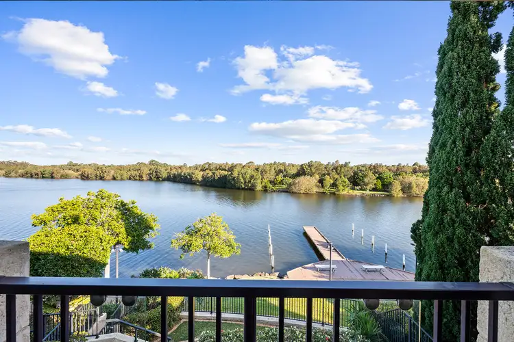 3055 Quay South Drive, Carrara QLD 4211