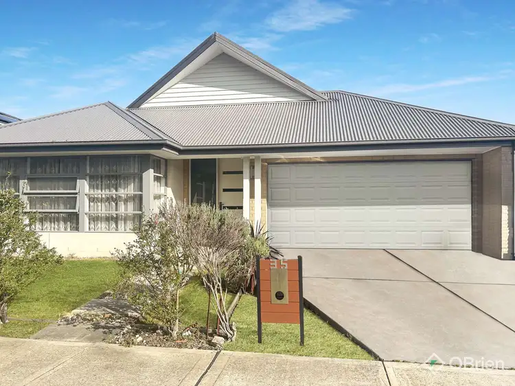 35 Pebblestone Circuit, Clyde North VIC 3978