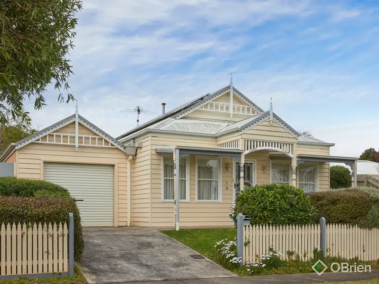 5 Bateson Court, Drouin VIC 3818
