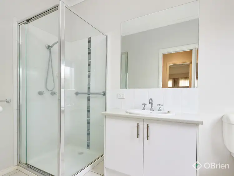 Sixth view of Homely house listing, 5 Bateson Court, Drouin VIC 3818