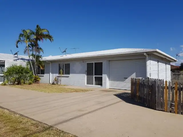 Second view of Homely semi-detached listing, 1/316 Pinnacle Drive, Rasmussen QLD 4815