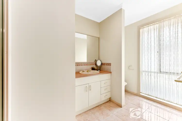Sixth view of Homely house listing, 2 Isabella Place, Cranbourne North VIC 3977