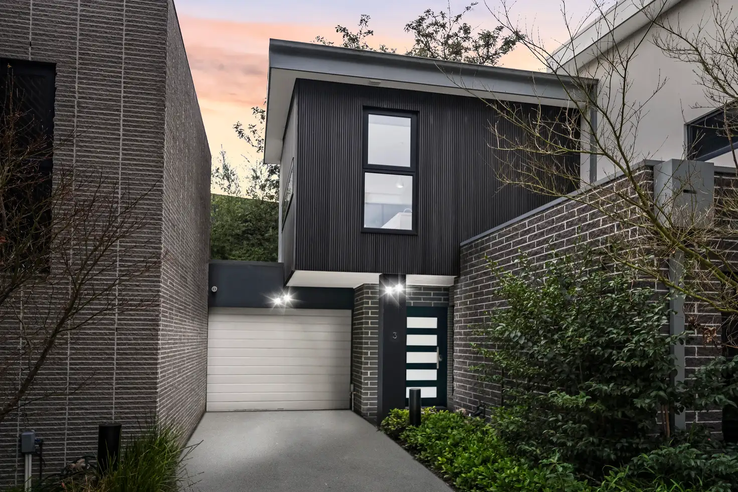 Main view of Homely townhouse listing, 3/2 Magdala Avenue, Strathmore VIC 3041