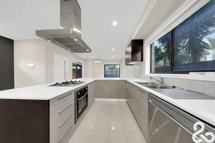 Second view of Homely townhouse listing, 2/11 Langvale Court, Mill Park VIC 3082