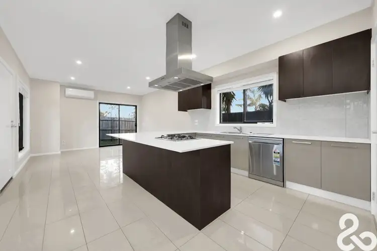 Fifth view of Homely townhouse listing, 2/11 Langvale Court, Mill Park VIC 3082