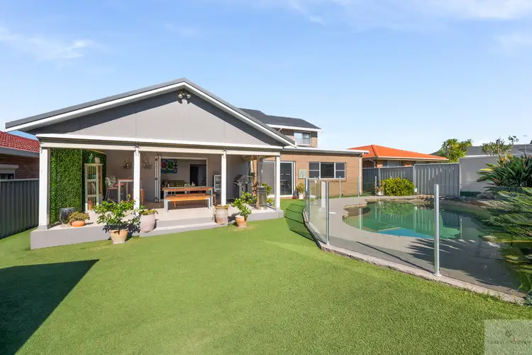 6 Phar Lap Close, Casula NSW 2170