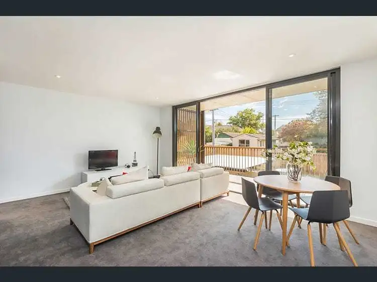 13/50 Lowanna Street