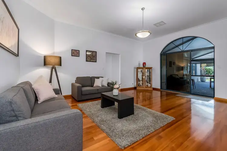 24 Mount Park Way, Canning Vale WA 6155