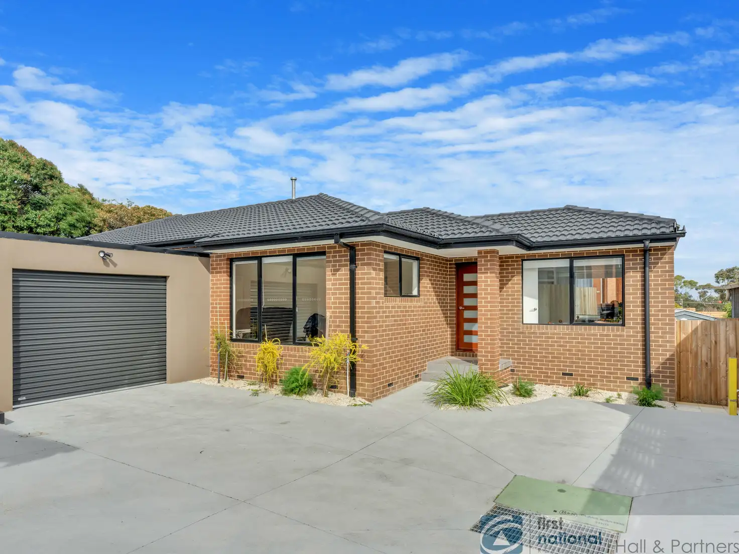 Main view of Homely unit listing, 2/5 Albert Road, Hallam VIC 3803