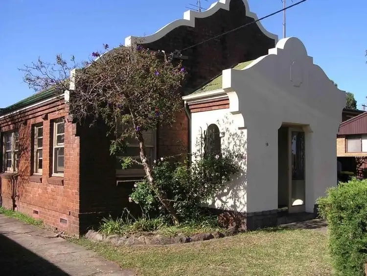 Main view of Homely unit listing, 3/18 Bridge Street, Coniston NSW 2500