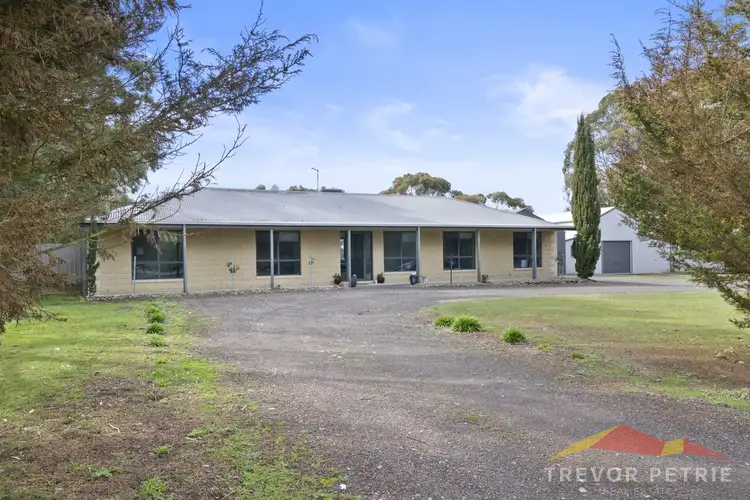 25 Lyttle Crescent, Cardigan Village VIC 3352