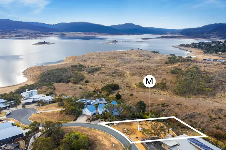8 Lakeview Terrace, East Jindabyne NSW 2627