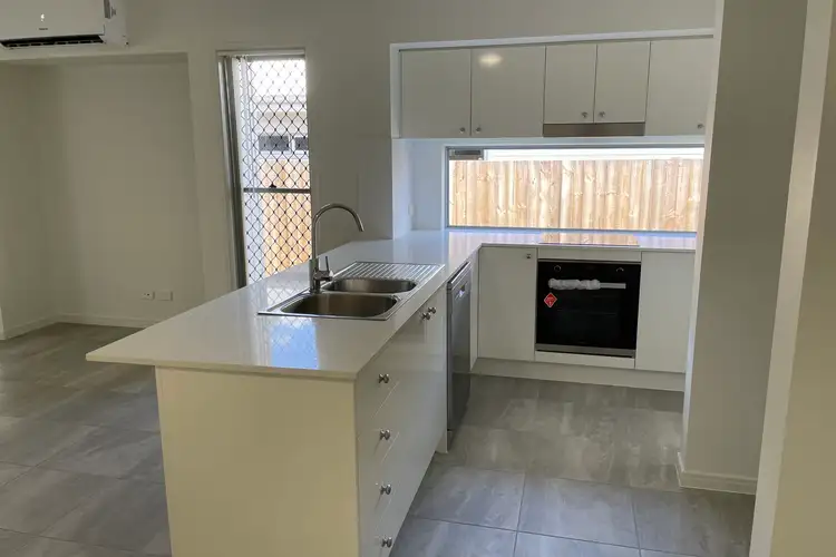 Fifth view of Homely house listing, 8 Bimbadean Circuit, Southside QLD 4570