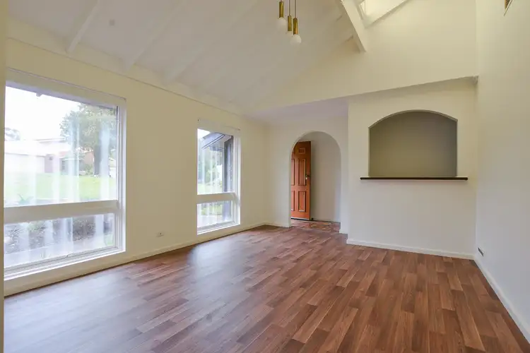 6 Pelican Court