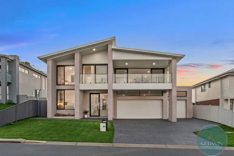 12 Shores Crescent