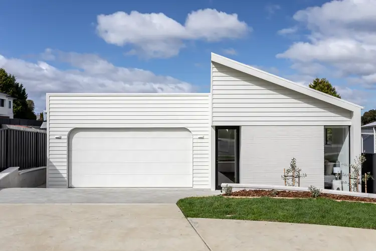 2/4 Leeman Court, Riverside TAS 7250