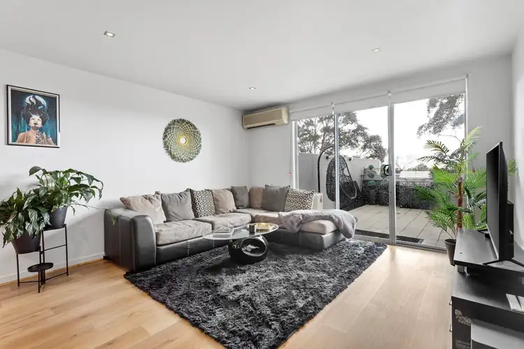 Fifth view of Homely apartment listing, 15/114 Mason Street, Newport VIC 3015