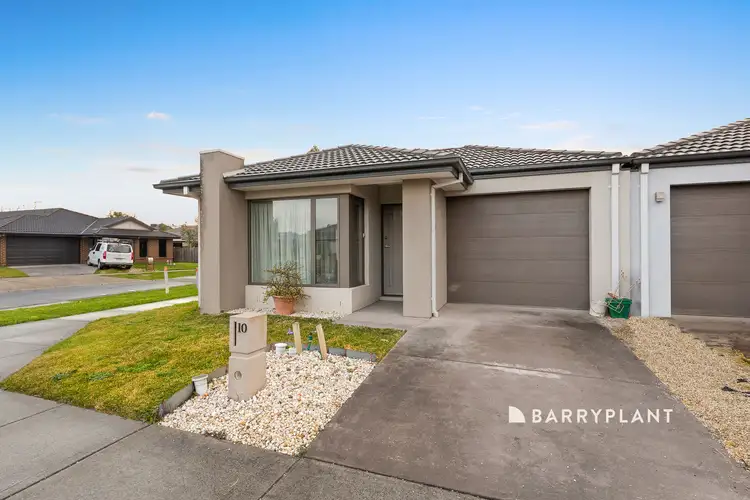 10 Bradshaw Way, Clyde North VIC 3978