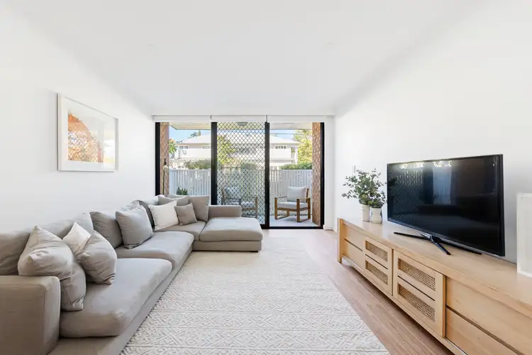 8/30 Kooloora Avenue, Freshwater NSW 2096