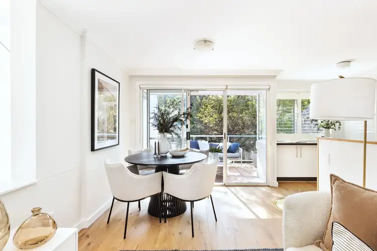 7/8 Sunnyside Avenue
