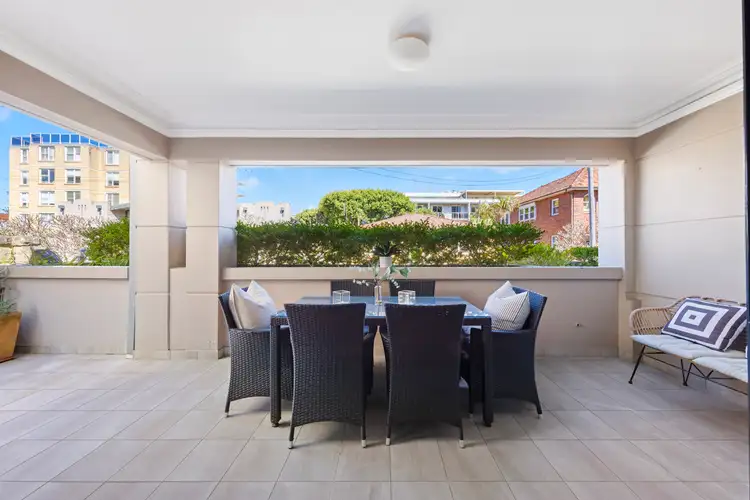 1/14 Upper Gilbert Street