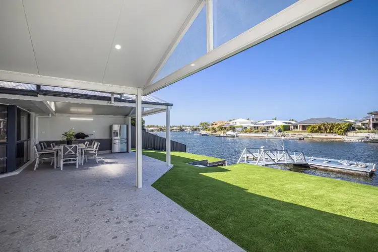 35 Bowsprit Crescent, Banksia Beach QLD 4507
