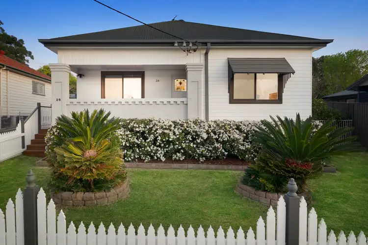26 Fourth Street, Booragul NSW 2284