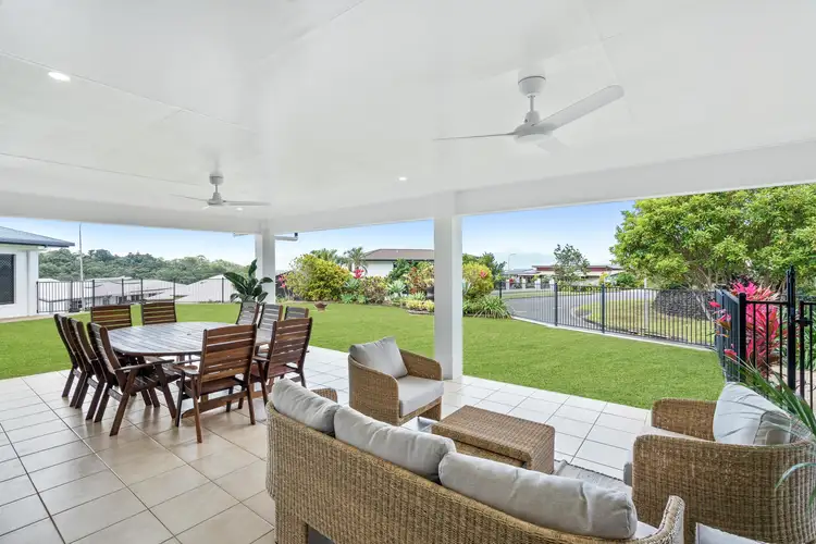2 Wrasse Close, Kanimbla QLD 4870