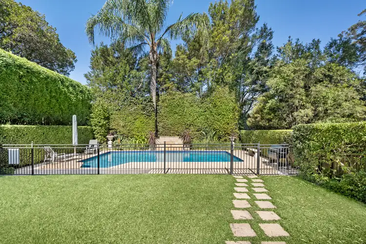 8 Flaumont Avenue, Riverview NSW 2066