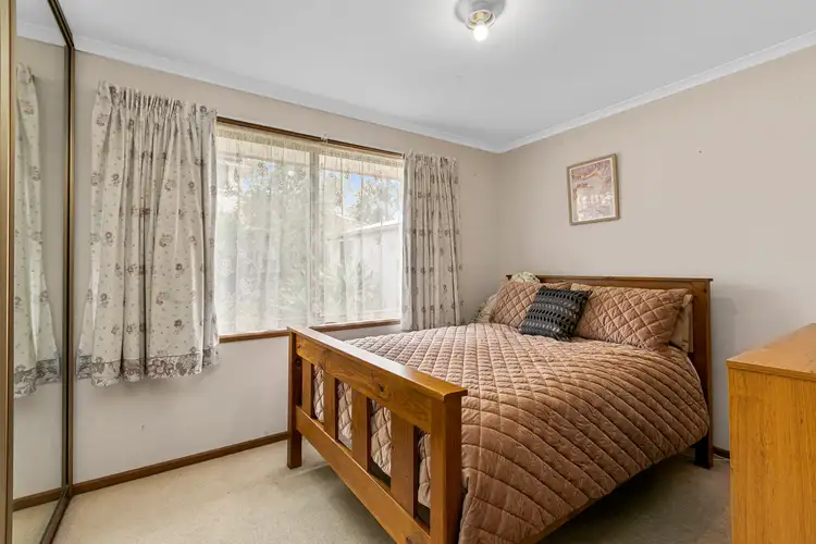 Fifth view of Homely house listing, 1 Duane Court, Altona Meadows VIC 3028