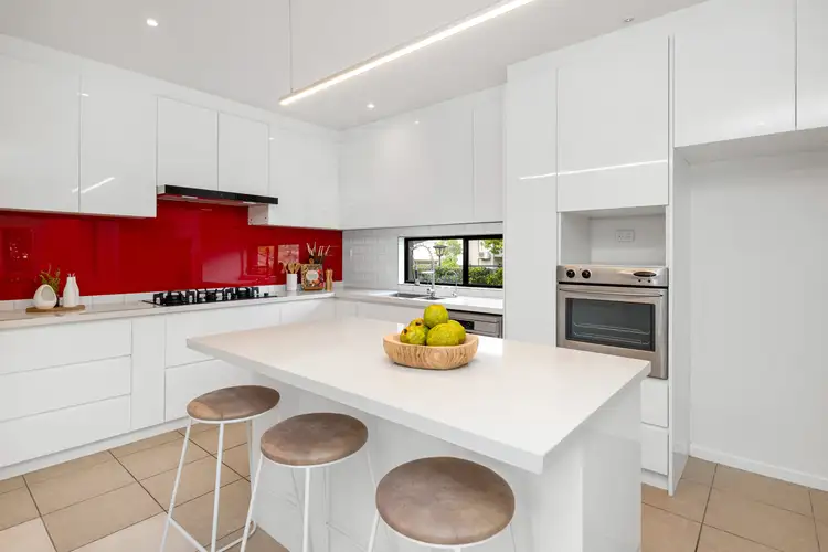 2/18 McPherson Road, Sinnamon Park QLD 4073