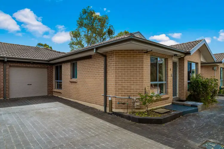 3/25 Carinya Road, Girraween NSW 2145