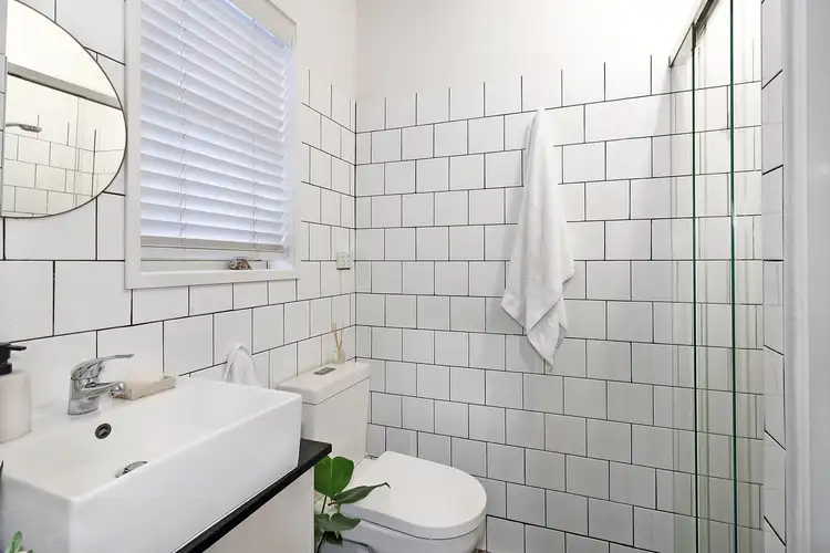 Fifth view of Homely apartment listing, 8/37 Ocean View Drive, Wamberal NSW 2260