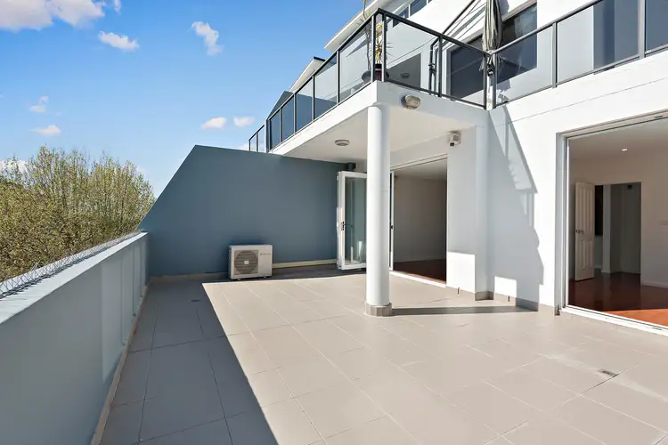 Main view of Homely unit listing, 28/11-13 Oaks Avenue, Dee Why NSW 2099