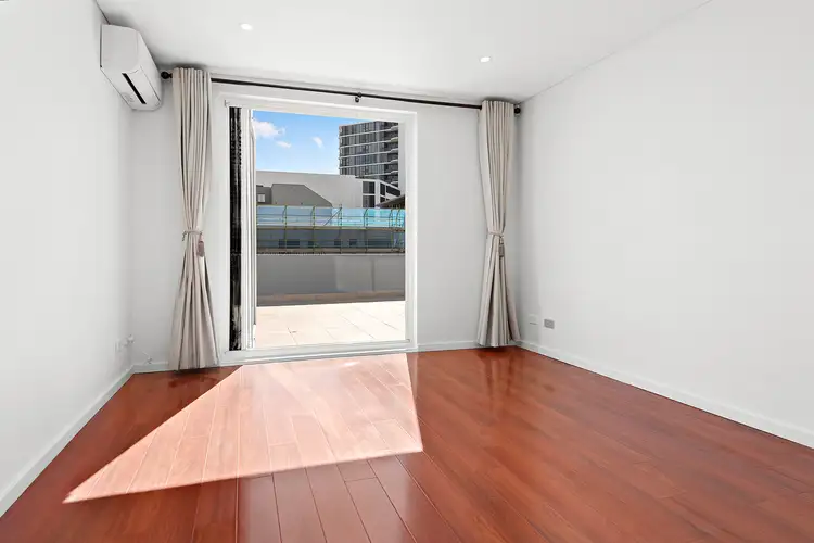 Second view of Homely unit listing, 28/11-13 Oaks Avenue, Dee Why NSW 2099