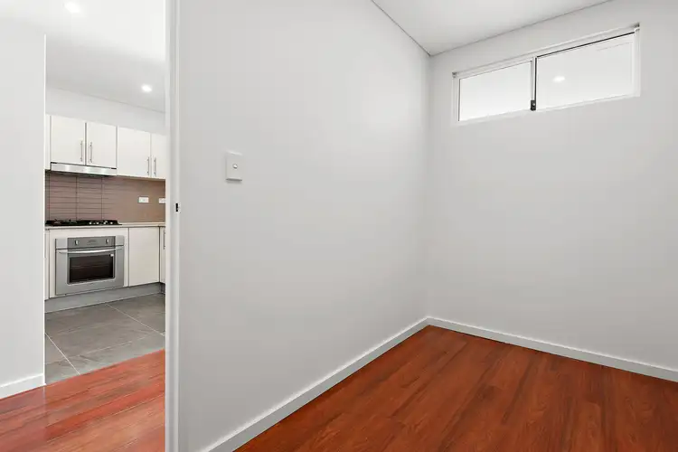 Sixth view of Homely unit listing, 28/11-13 Oaks Avenue, Dee Why NSW 2099
