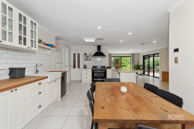 17 Chifley Crescent, Trott Park SA 5158