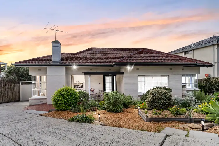36 Hillsyde Parade, Strathmore VIC 3041