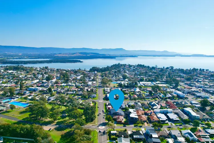 14 Moore Street, Oak Flats NSW 2529