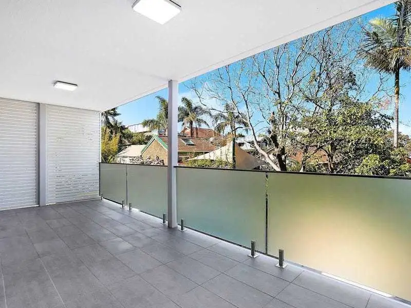 Main view of Homely unit listing, 2/15 Moore Street, Coogee NSW 2034