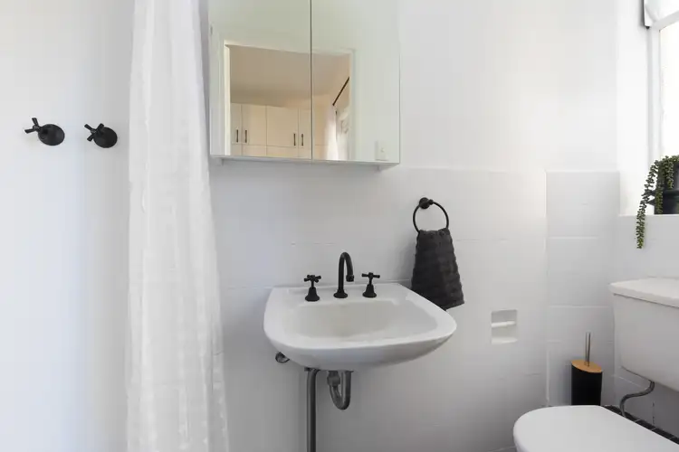 Fifth view of Homely studio listing, 2/7 St Neot Avenue, Potts Point NSW 2011