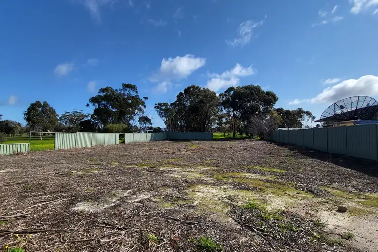 27 Beeck Street, Katanning WA 6317