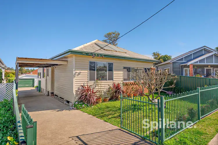 9 Morris Street, Mayfield West NSW 2304